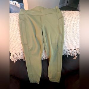 Athleta Ultimate Stash 7/8’s Compression Legging - Sage Green